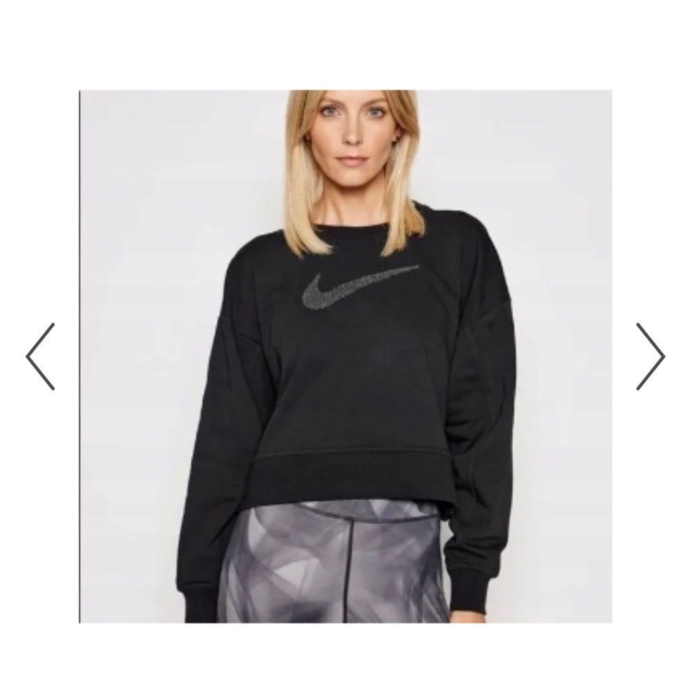 Nike SMALL black cropped oversized crew neck